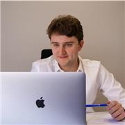 Enfermero y matrón realiza apoyo en el desarrollo del TFG